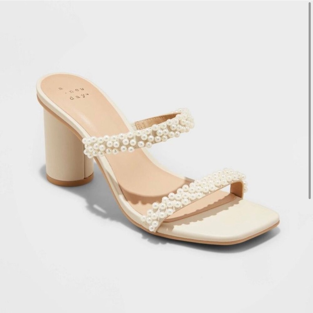 NEW Women’s Audra Mule Heel - A New Day Cream Size 8